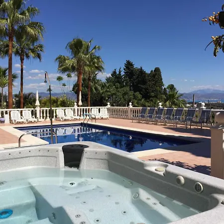 Sleeps 15 Pool Air Con Wifi * Torremolinos